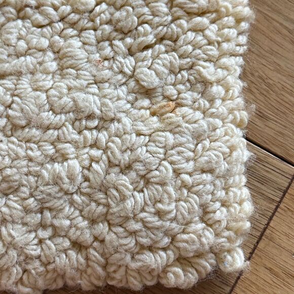 Handmade tufted rug - Picture 5 of 5